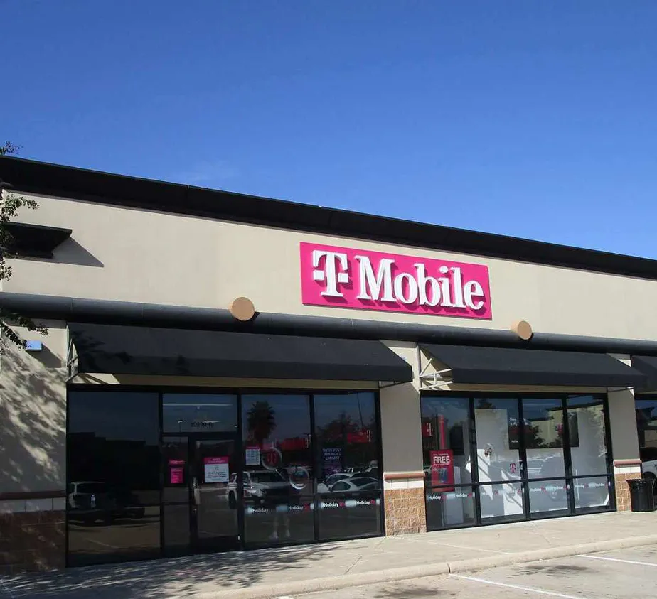 Exterior photo of T-Mobile store at Katy Fwy & Houghton Rd, Katy, TX