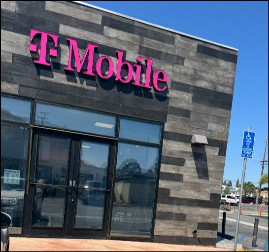 Exterior photo of T-Mobile Store at Beach & Garden Grove, Stanton, CA
