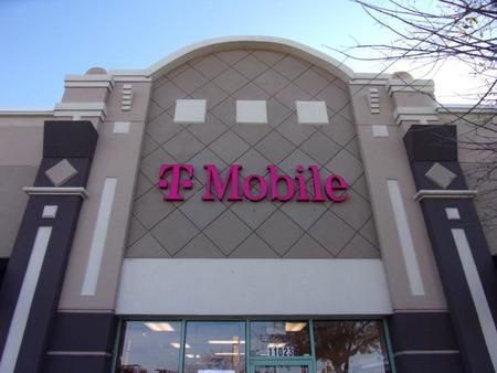 Exterior photo of T-Mobile Store at Causeway & Providence Lakes, Brandon, FL