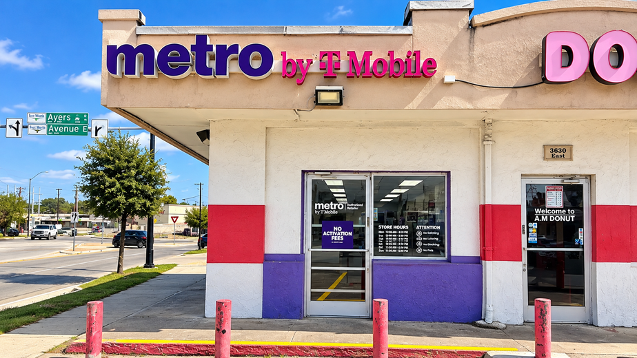 Metro by T-Mobile 3630 E Rosedale St - 3630 E Rosedale St 