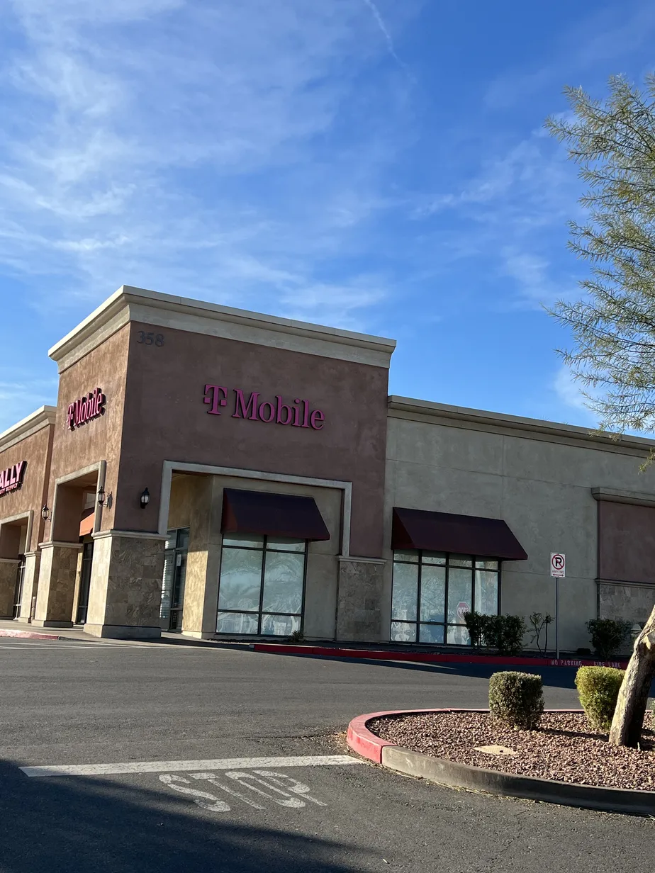  Exterior photo of T-Mobile Store at Lake Mead & Water, Henderson, NV 