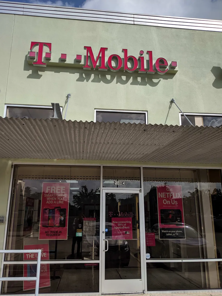 Exterior photo of T-Mobile store at Parkwood Ave & Fm 518, Friendswood, TX