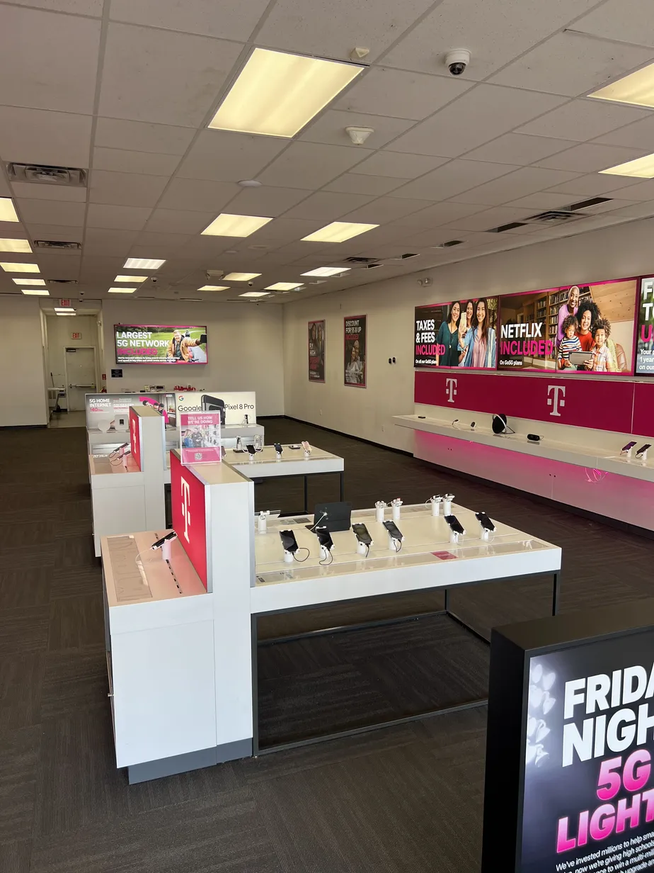  Interior photo of T-Mobile Store at Brahma & General Cavazos, Kingsville, TX 
