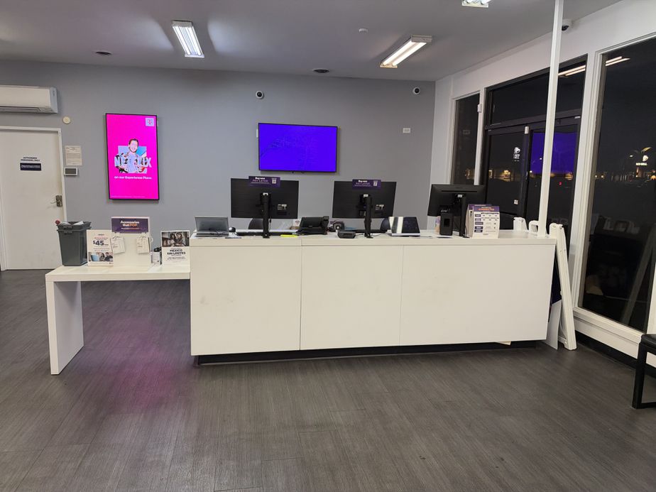 Metro by T-Mobile 602 Colusa Ave - 602 Colusa Ave 