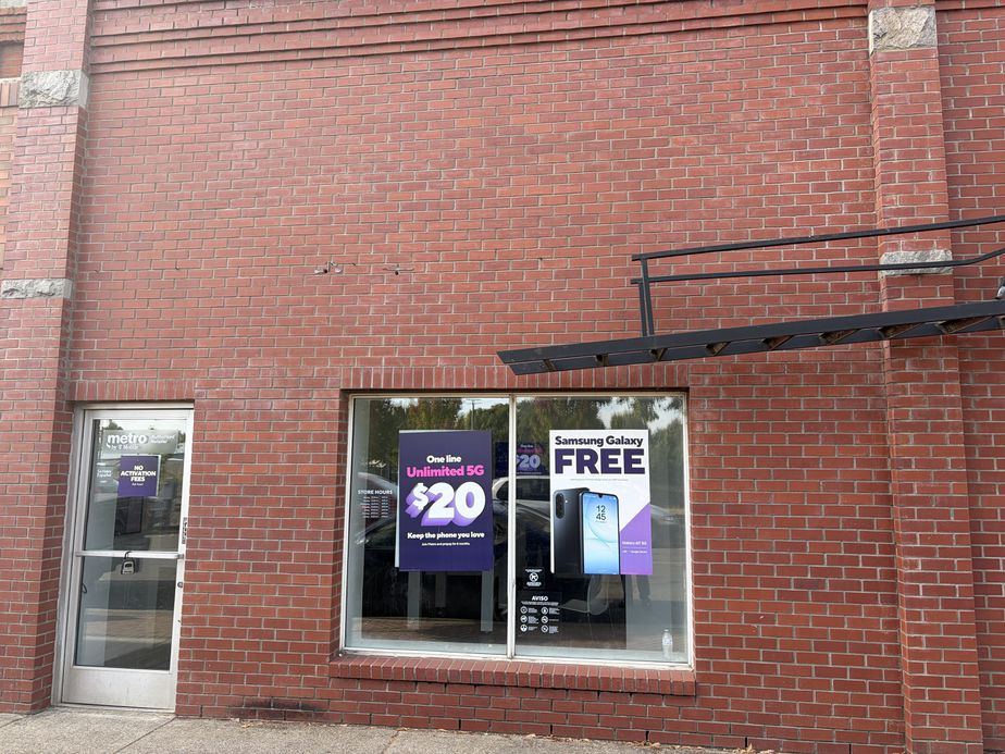 Metro by T-Mobile 479 N Front St - 479 N Front St