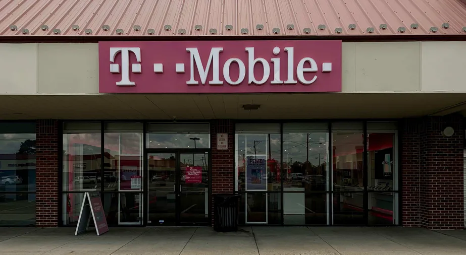  Exterior photo of T-Mobile store at Aramingo Ave & York St 2, Philadelphia, PA 