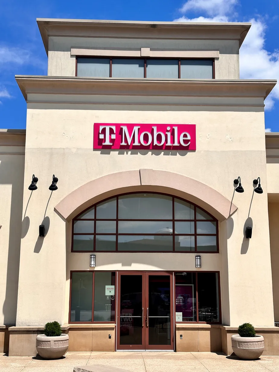 Exterior photo of T-Mobile Store at Greenwood Park Mall, Greenwood, IN