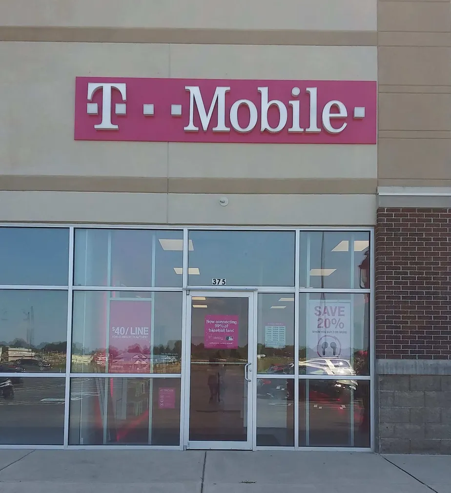  Exterior photo of T-Mobile store at Grand Valley Blvd & Birk Rd, Martinsville, IN 