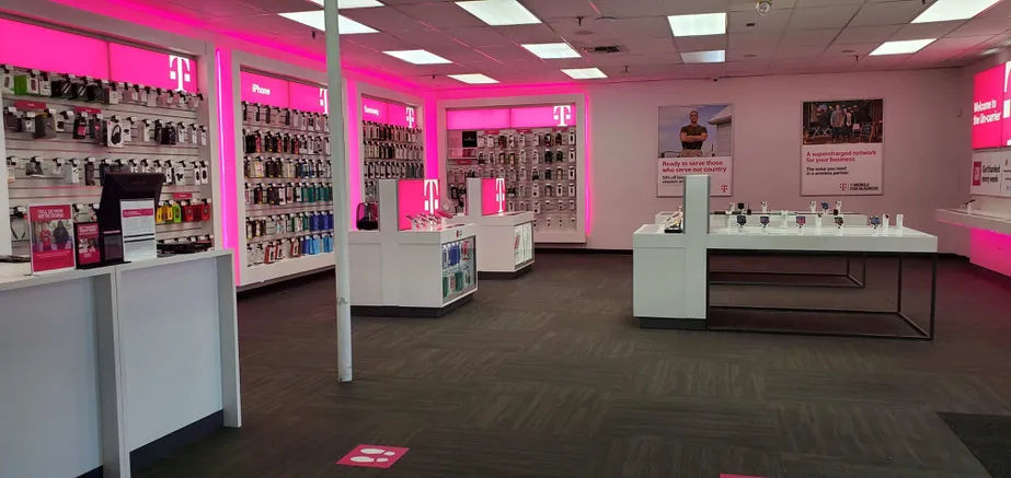 Interior photo of T-Mobile Store at Valley HI Dr & SW Loop 410, San Antonio, TX