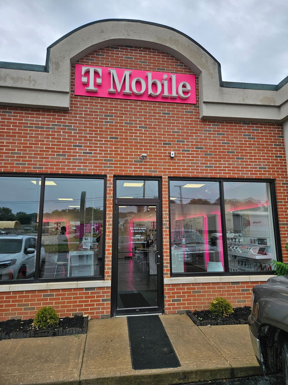 Exterior photo of T-Mobile Store at N Maysville Ave & W Berkley St, South Zanesville, OH