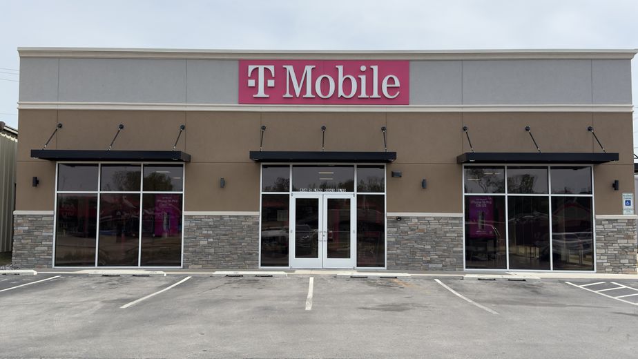Exterior photo of T-Mobile Store at S Lynn Riggs Blvd, Claremore, OK