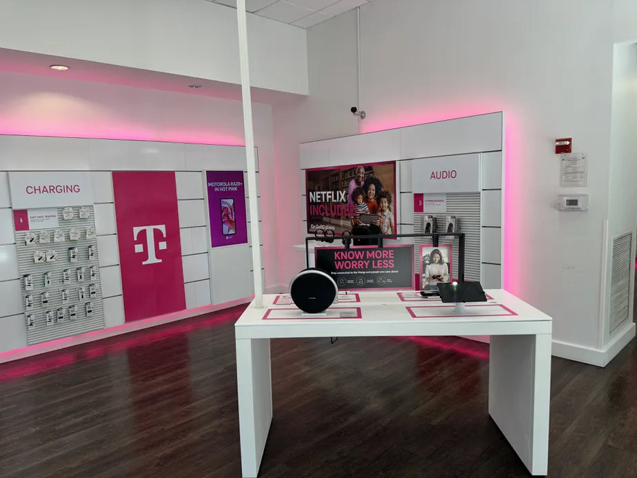  Interior photo of T-Mobile Store at Market St & 13th St, Philadelphia, PA 