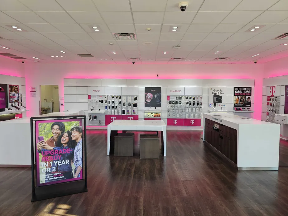  Interior photo of T-Mobile Store at Davis Towne Crossing, North Richland Hills, TX 