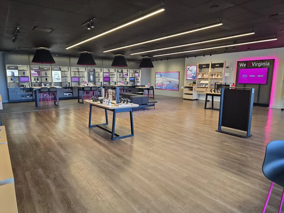  Interior photo of T-Mobile Store at The Shops at Willow Lawn, Richmond, VA 