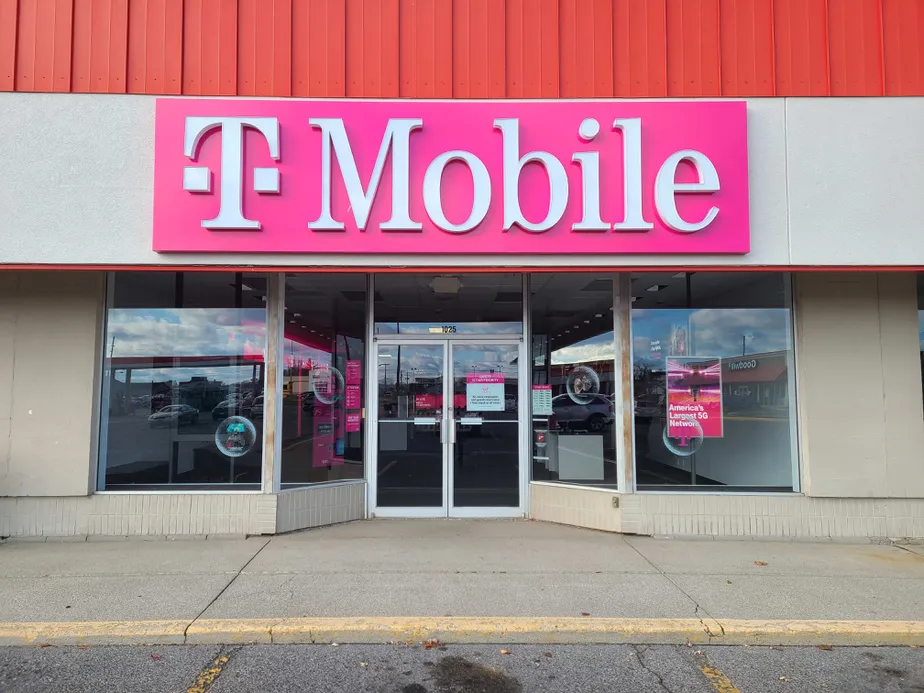 Exterior photo of T-Mobile store at W 7th St & W Edge Dr, Auburn, IN