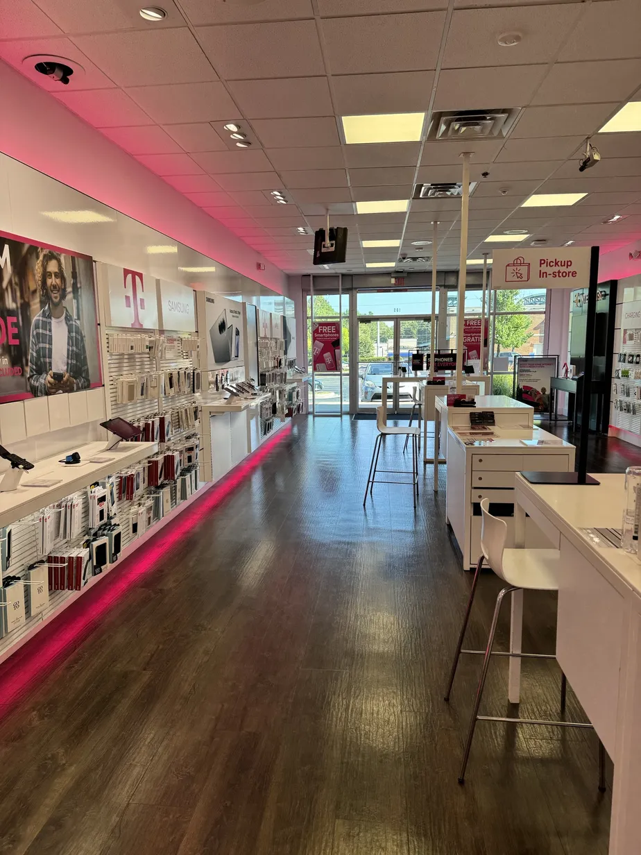 Interior photo of T-Mobile Store at Barrett Pkwy Creek Plaza, Marietta, GA 