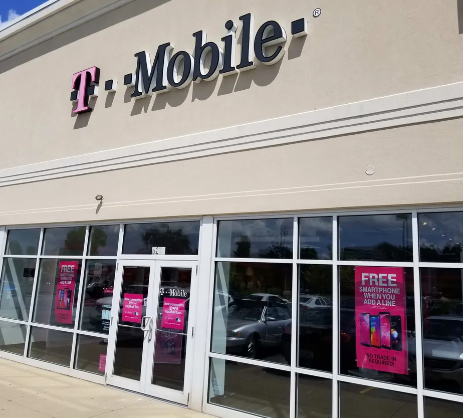  Exterior photo of T-Mobile store at E. Broad St & Mcnaughten, Columbus, OH 
