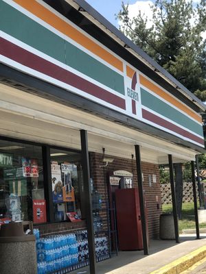 Image gallery for 7-Eleven