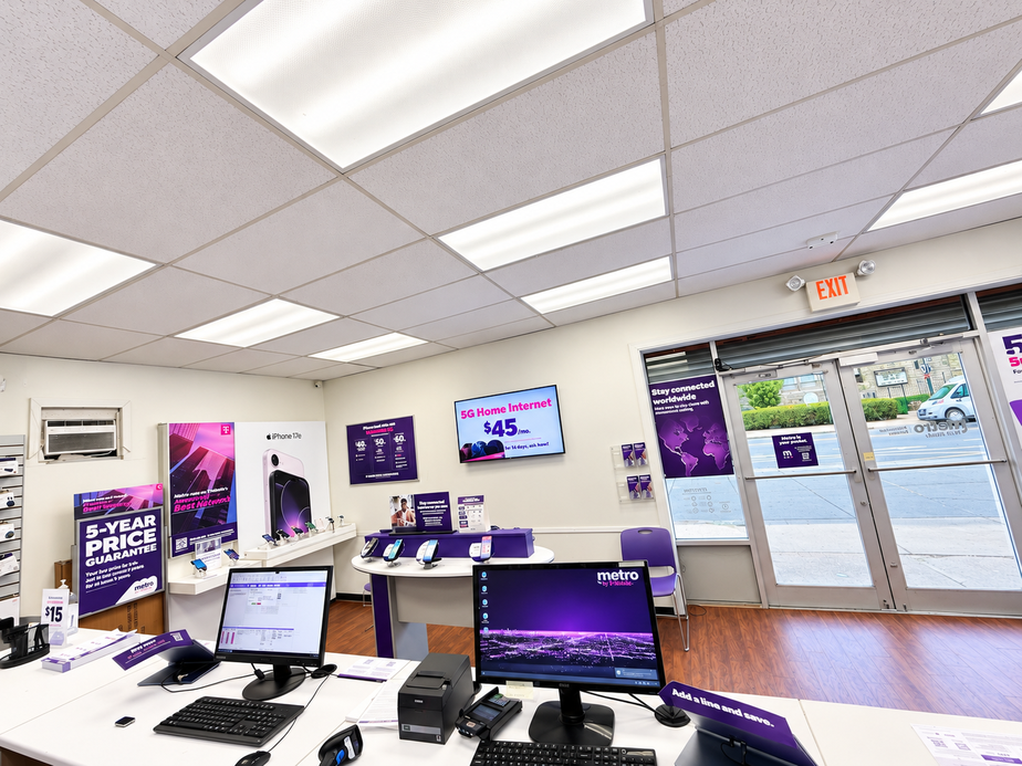 Metro by T-Mobile 1402 W Allegheny Ave - 1402 W Allegheny Ave 