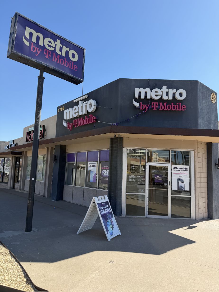 Metro by T-Mobile 1700 Montana Ave - 1700 Montana Ave 