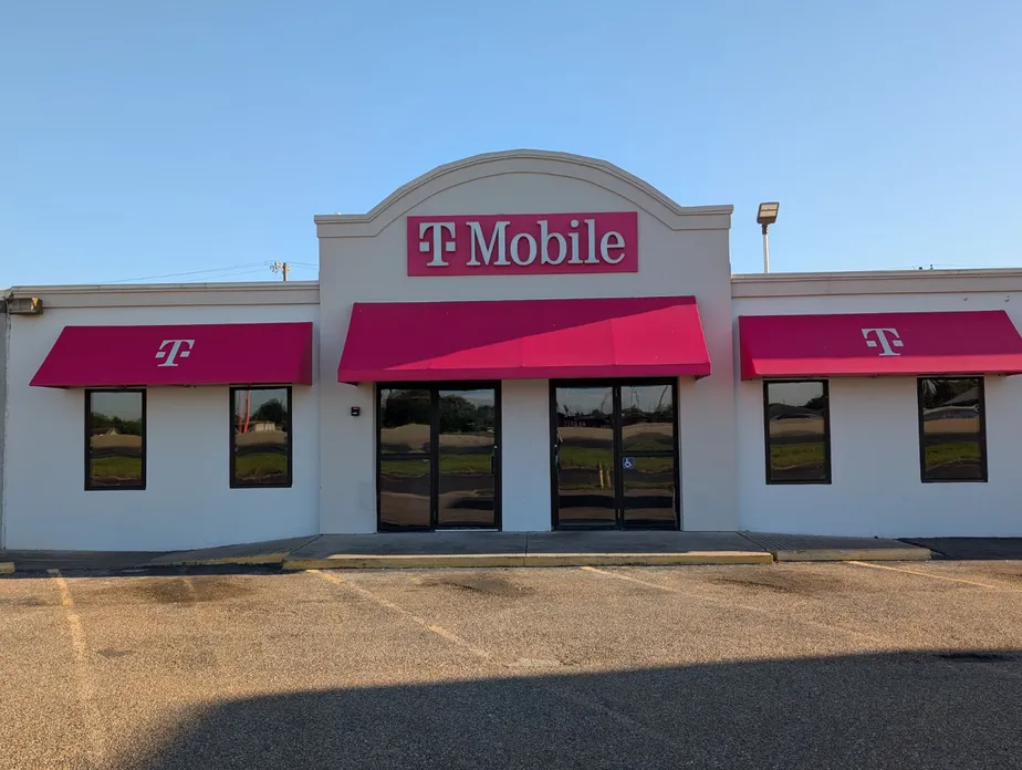  Exterior photo of T-Mobile Store at S Padre Island Dr & Dodd St, Corpus Christi, TX 